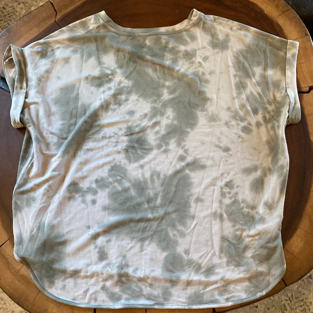 Cupio Gray and White Boxy Short Sleeve Tee/ Size 2X - Picture 5 of 5
